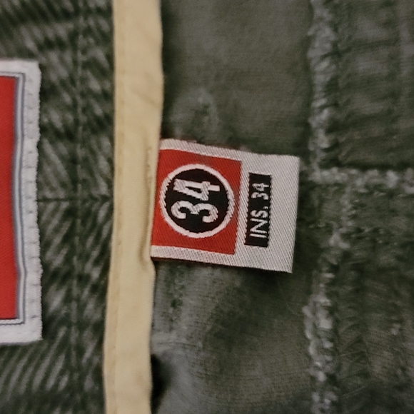 Like new Tommy Hilfiger denim men's 34 corduroy pants with vintage look frayed - Picture 7 of 16